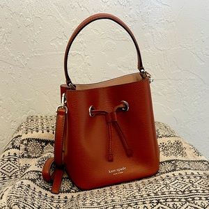 Kate Spade Eva Pebbled Leather Small Bucket Bag ✨